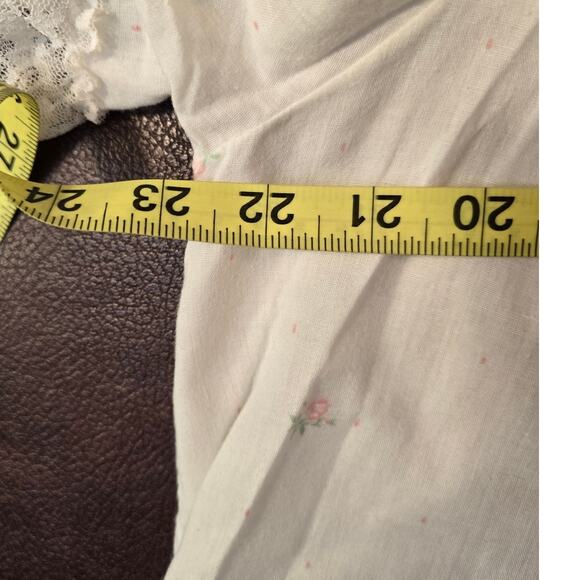 Beth Michael's 80's Vintage White Blouse pit to pit 23" Lenth‎ 28" Light Cotton - Picture 4 of 7